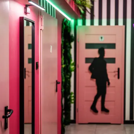 Hostel Vice *